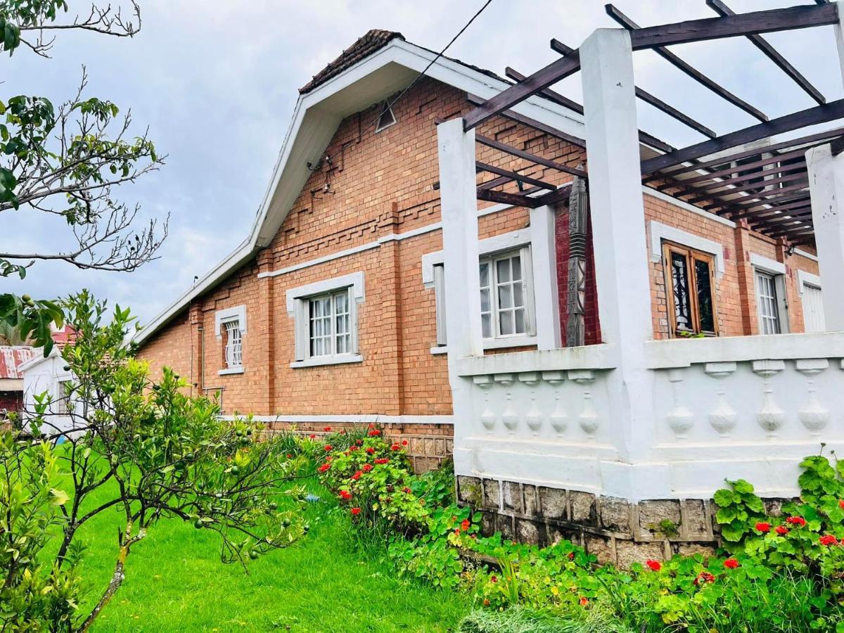 Bed&Breakfast Vanilla Antsirabe Bagian luar foto